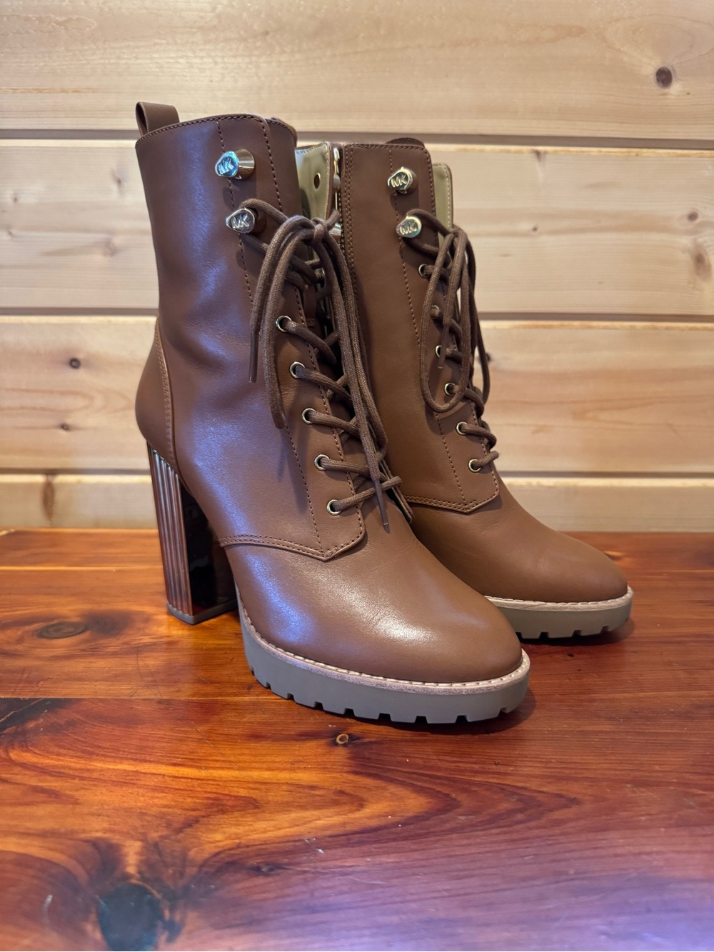 MICHAEL KORS Porter Brown Leather Gold Heel Lace Up Boots - NWOT Size 6.5
